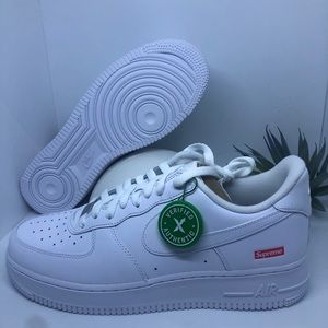 Supreme Nike Air Force 1 Low